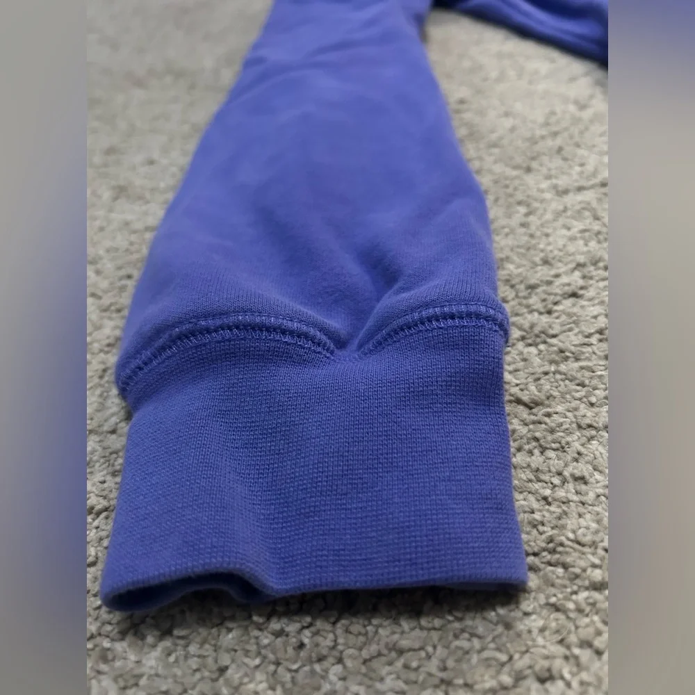 💙The North Face Hoodie size: medium - Picture 3 of 7